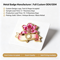 Épinglette personnalisée en émail dur avec motif floral en relief, plaquée or, en alliage de zinc, badge souvenir en métal avec attache papillon