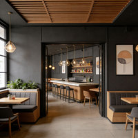 Idées de design de café de luxe en bois, équipement, comptoir de café, mobilier de centre commercial, restaurant, chaises et tables de café
