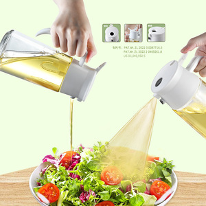 Botella pulverizadora de aceite tamaño L con tapa de plástico en forma de cilindro para almacenamiento de condimentos de cocina con patente PSO 1PSO 2 - Product Image 1