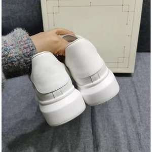 Zapatillas de Deporte de Lujo de Alta Gama para Hombre con Suela Gruesa, Ligeras, con Soporte, para Caminar, con Punta Puntiaguda y Cierre de Cordones - Product Image 4