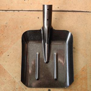 จอบเหล็กสำหรับงานเกษตร ขอบคมเสริมความแข็งแรงสำหรับงานรถไฟ - Product Image 1