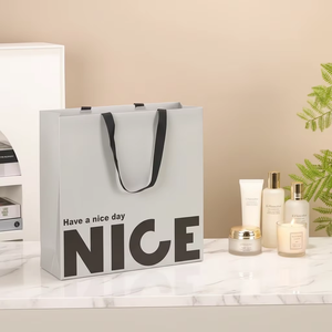 Sacs en papier classiques durables avec logo personnalisé pour les startups |   Emballage de supermarché biodégradable respectueux de l'environnement, impression numérique, petit format - Product Image 4