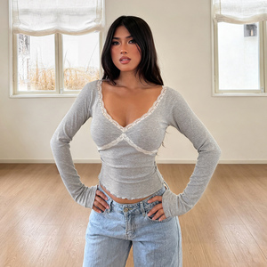 Camiseta de punto acanalado transpirable para mujer, de manga larga, cuello en V, ajustada, con encaje, para uso casual - Product Image 4