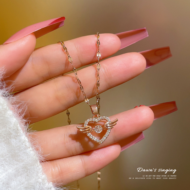 Collier en acier titane H103, pendentif en cuivre