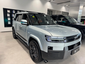 BYD Bao Tai 7 PHEV SUV 5 ที่นั่ง >700 กม. ระยะทางวิ่งด้วยไฟฟ้า ขับเคลื่อน 4 ล้อ แบตเตอรี่ Blade กำลังมอเตอร์ 150-200 กิโลวัตต์ ชาร์จเร็ว 50-70 กิโลวัตต์ชั่วโมง ความเร็วสูงสุด 190 กม./ชม. - Product Image 2