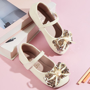 Scarpe da Principessa per Bambine con Punta Quadrata, in Pelle Lucida, Suola Morbida, Fiore in Cristallo e Strass, Fiocco - Product Image 1