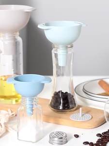 4-इन-1 मल्टी-फंक्शनल प्लास्टिक फनल सेट 4-पीस रसोई तेल डालने वाले तरल वितरण फिल्टर कूलर और स्ट्रेनर्स - Product Image 6