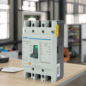 Interruptor de Circuito en Caja Moldeada NM1-63S/3300 20A 250S 400S 630S 800S1250H 3P4P, Interruptor de Aire Protector Serie 3P - Product Image 4