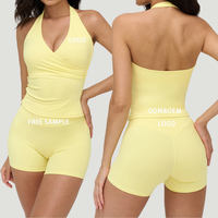 Ensemble de vêtements de sport grande taille personnalisé pour la gym et le yoga, comprenant un haut court moulant à col licou et pantalon de fitness taille haute avec logo frontal