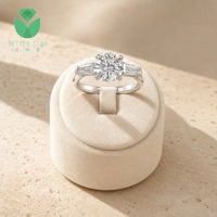 Bague de fiançailles classique à trois pierres Betterstar Brilliant Cut Lab Grown Diamond, plaqué or blanc 14K 18K, 2 carats D VVS, certifiée IGI