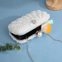 Pochette de mariée de luxe faite à la main en perles, élégante pochette de soirée blanche perlée avec chaîne argentée brillante pour mariage et fête