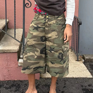 New Arrival Custom Heavyweight Boxy Fit Camouflage Tactical <b>3</b>/<b>4</b> Long <b>Cargo</b> <b>Shorts</b> Oversized Streetwear <b>Shorts</b> for <b>Men</b> - Product Image 3