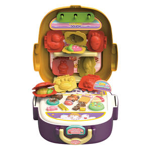 Sac à dos de jeu 2-en-1 personnalisé unisexe avec boîte de rangement, ensemble de jouets en argile colorés et outils de modelage simulés pour enfants - Product Image 1