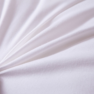 Coussin de luxe finition mate, garnissage 200TC 100% polyester, ferme et soutien optimal, personnalisable, anti-acariens, entretien facile - Product Image 4