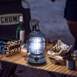 Lanterne de camping Antuke 18 cm, rechargeable par USB, lumière extérieure en métal bronze, lampe de secours pour le camping - Product Image 3