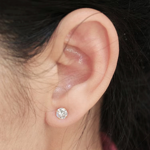 Joyería de mujer de alta calidad CZ Ear Piercing Helix Pendientes Hipoalergénico Acero inoxidable Cubic Zirconia Stud Pendientes - Product Image 4