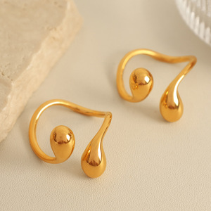 European And American Style Water Drop Shape 18K Gold Stainless Steel <b>Ring</b> For Women Niche Design High End Jewelry Gift - Product Image 3