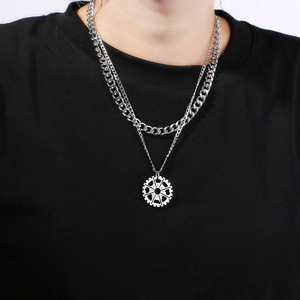 Collar con Colgante de Moneda de Acero Inoxidable Chapado en Oro de 18K con Brújula de la Suerte, Estilo Hip Hop, Impermeable, para Hombre y Mujer, Regalo de Moda - Product Image 3