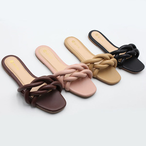 2025 estate nuovo stile pantofole a fondo piatto <span class=keywords><strong>infradito</strong></span> scarpe da <span class=keywords><strong>donna</strong></span> alla moda <span class=keywords><strong>sandali</strong></span> da spiaggia produttori diretti - Product Image 2