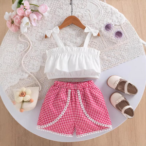 Set Estivo Casual per Bambine: Canotta e Pantaloncini a Quadri, Due Pezzi - Product Image 1