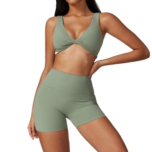Nouveau Yoga ensemble 2024 2 pièces Sexy vêtements <span class=keywords><strong>de</strong></span> <span class=keywords><strong>sport</strong></span> femmes actif ensemble Fitness Yoga costume mode Gym ensembles Fitness porter pour les femmes - Product Image 1