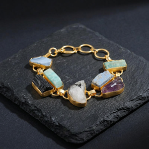 Pulsera de Piedras Naturales Variadas para Mujer con Acabado Chapado en Oro, Diseño de Joyería Gruesa Hecha a Mano, Accesorio de Moda para Fiesta - Product Image 3