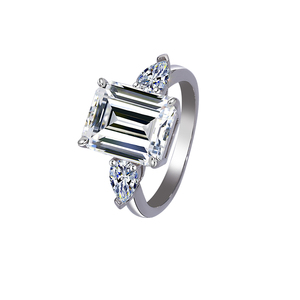 Anelli di Fidanzamento con Tre Pietre Moissanite, Colore D, 5 Carati Taglio Smeraldo, Argento 925 Massiccio, Anello Promessa per Anniversario e Matrimonio per Donne - Product Image 2