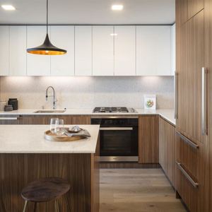 Juego de Muebles de Cocina de Madera Maciza Estilo Americano Tradicional, Laminado de Mármol, Mármol Artificial, Incluye Grifo - Hecho en China - Product Image 3