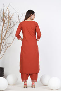 Kurta de Algodón Bordada con Motivos Étnicos para Mujer, con Pantalones y Dupatta, Producto Hecho a Mano al por Mayor, Personalizado - Product Image 3