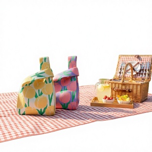 Borsa da Spiaggia Piccola in Poliestere Lavorata a Maglia con Nodo Floreale, Trendy e Carina, Ideale come Regalo per Ragazze - Product Image 5