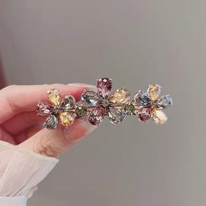 Élégante épingle à cheveux coréenne haut de gamme en cristal pour les mamans, idéale pour les coiffures semi-chignons, ornée de strass étincelants et d'une pince à cheveux. - Product Image 5