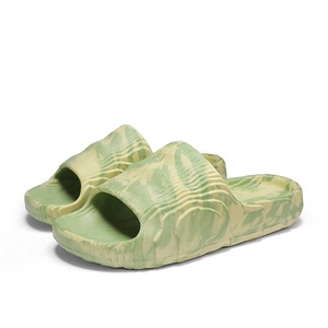 Factory Directly Wholesales High-Quality LOGO EVA Multicolor For Man fashion Yeez Slippers summer Slides Slippers beach Slides