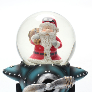Commercio all'ingrosso della fabbrica in resina babbo natale su un piano suono luminoso vetro di natale globo di neve souvenir statuette decorazioni per la casa - Product Image 5