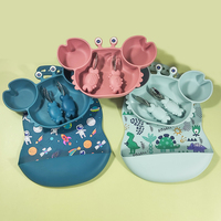 Assiette au design mignon en matériau de qualité alimentaire, assiette pour bébé nouveau-né, assiette d'apprentissage de la diversification alimentaire, ensemble cuillère-fourchette en forme de crabe, bavoir imperméable