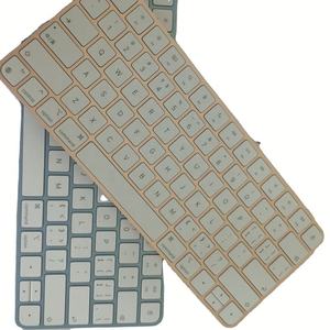 Teclado Mágico 2 A2450 MK2A3LL/A Inalámbrico BT RGB Retroiluminado de 78 Teclas USB Tipo-C Usado para Portátil en Inglés con Colores - Product Image 1