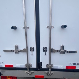 Nouvelle carrosserie isotherme haut de gamme pour camions de fret FAW Jiefang, idéale pour la chaîne du froid des produits laitiers et des yaourts - Product Image 6