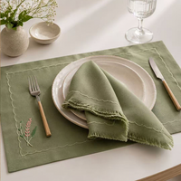 Napperons carrés modernes personnalisés en tissu teint et brodé réutilisables – Décoration de table haut de gamme pour hôtels, mariages, banquets et fêtes à domicile
