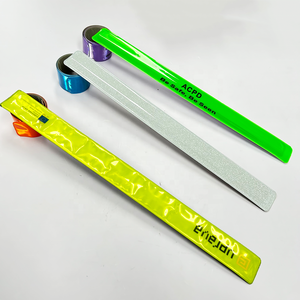 Tingkatkan Merek atau Acara Anda Bungkus Pergelangan Tangan Dalam Gelang Slap PVC Kustom Jepret - Product Image 3