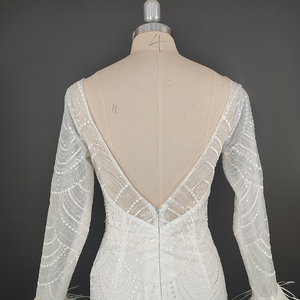 8990 # squisita Appliques Illusion abito da sposa <span class=keywords><strong>corto</strong></span> <span class=keywords><strong>con</strong></span> scollo a schiena bassa <span class=keywords><strong>con</strong></span> piume abito da sposa a manica lunga foto reale - Product Image 5