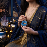 Pendentif personnalisé vintage Ciel étoilé Géométrique Phases de lune |   Ornement superposé en résine acrylique scintillante bleue pour boutique B2B