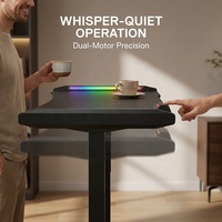 Bureau debout électrique moderne en aluminium AOR pour le gaming et le bureau, avec synchronisation RGB, support intégré pour clavier et souris USB, support pour casque, extensible