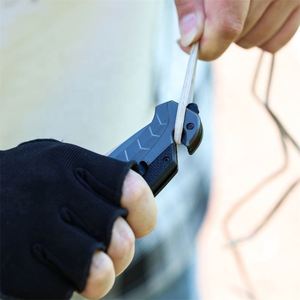 Couteau tactique de survie pliable en acier inoxydable, personnalisé OEM, très vendu, avec brise-vitre - Product Image 5