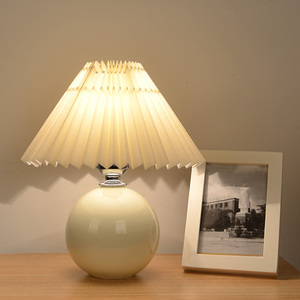 Vintage Trắng Gốm Bảng Đèn Xếp Li Vải PVC Chụp Đèn Hàn Quốc Ins Phong Cách Retro Ánh Sáng Ấm Áp Bắc Âu Trang Trí - Product Image 2