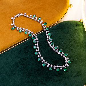 Collier lourd en argent sterling avec pierre ovale émeraude verte de laboratoire, style tendance - Product Image 3