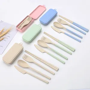 Vente en gros de couverts écologiques Pliable Portable Paille de blé Réutilisable Ensemble de couverts avec cuillère, fourchette et couteau pour le camping