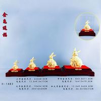 Cadeaux de mariage de luxe Art doré personnalisé pour les invités Statue de lapin en or pur 24K Figurine Année 2023 Souvenirs du nouvel an chinois