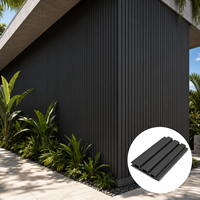 Panneau mural WPC en gros d'usine, revêtement composite extérieur étanche, rainuré 3D effet bois pour façade de maison