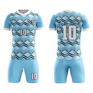 批发定制男子足球训练套件OEM Futbol服装，带定制足球队运动服，包括衬衫短裤套装 - Product Image 2