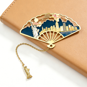 Marque-pages métalliques personnalisés créatifs, cadeaux souvenirs pour le tourisme, la remise des diplômes et les anniversaires, marque-page avec breloques pendentifs en chaîne - Product Image 1