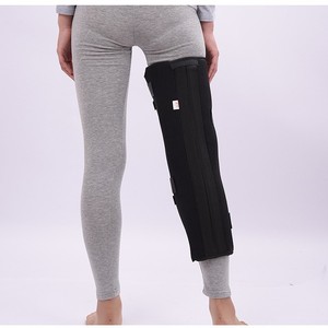 Attelle de fixation du genou en polyester noir pour rééducation postopératoire et soutien des fractures des membres inférieurs - Product Image 1